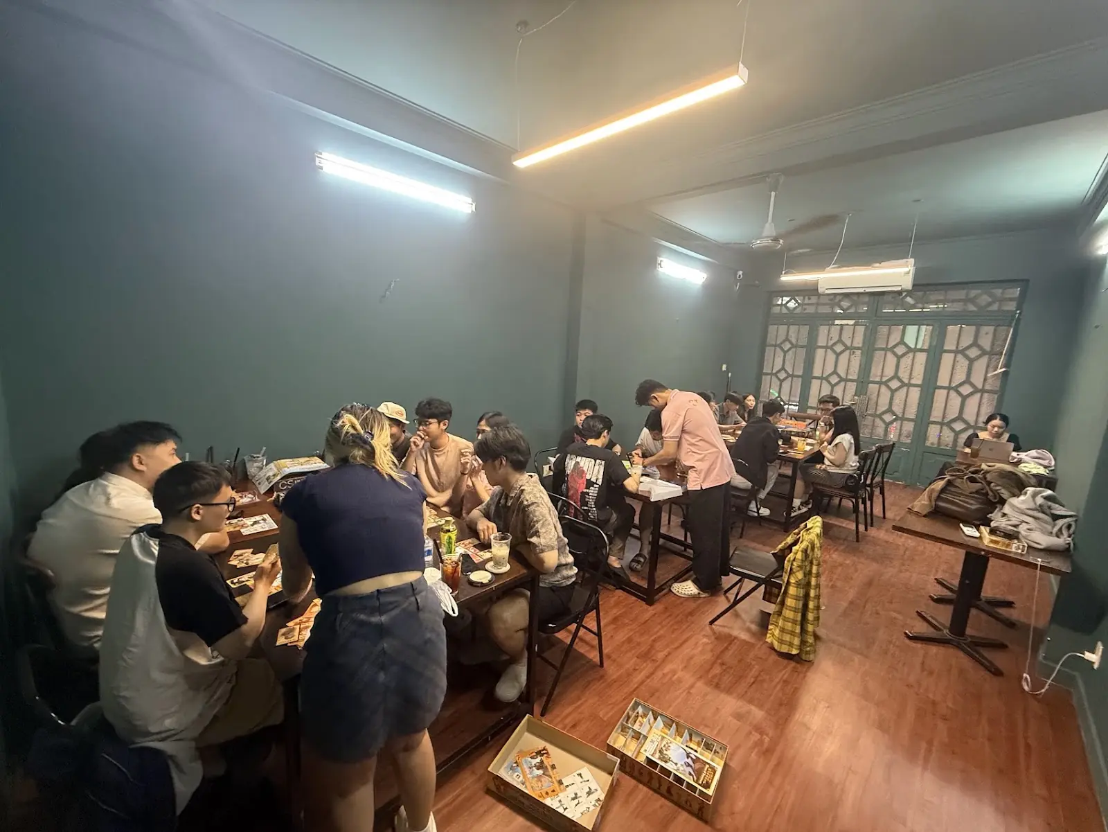 Ph&ograve;ng lớn cho nh&oacute;m đ&ocirc;ng tại Board Game Space B&igrave;nh Thạnh
